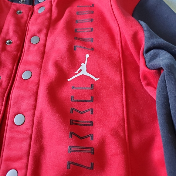 Jacket - Picture 4 of 5